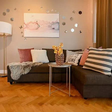בוקרשט Premium Urban Living - Stylish Apartments At Universitate Prime Location מראה חיצוני תמונה